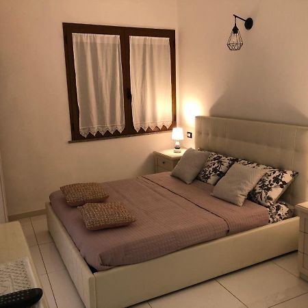 Apartamento Elegante monolocale al centro del paese Teulada Exterior foto