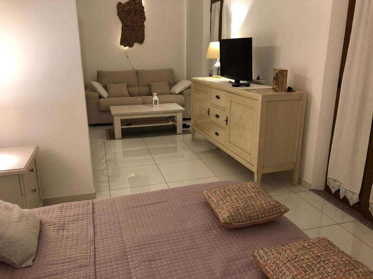 Apartamento Elegante monolocale al centro del paese Teulada Exterior foto