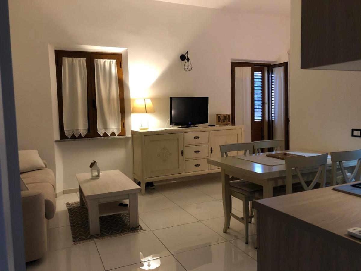 Apartamento Elegante monolocale al centro del paese Teulada Exterior foto