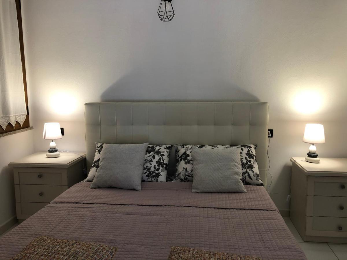 Apartamento Elegante monolocale al centro del paese Teulada Exterior foto